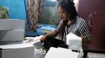 Foto: Melihat Produksi Sepatu Rumahan