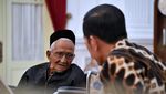Foto: Hangat Pertemuan Jokowi dengan Nyak Sandang