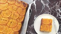 Orange Cake, butter cake dengan lapis an irisan orange ini saying kalau tak dicoba. Rasanya manis segar.Foto: Instagram: oneinamillion_seoul