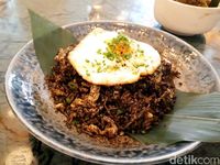 Candlenut: Uniknya Nasi Goreng dan Es Krim Keluak di Resto Peranakan Berbintang Michelin