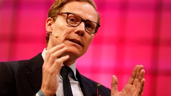 Hal ini pun menyeret nama CEO Cambridge Analytica, Alexander Nix. (Foto: Reuters)
