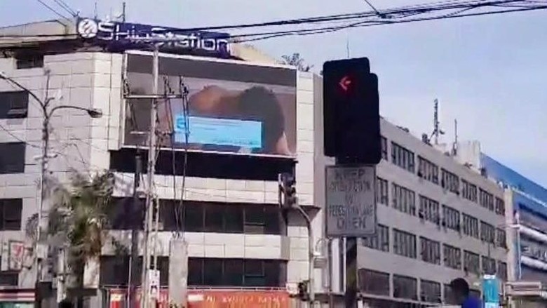Heboh! Billboard di Jalanan Ramai Filipina Putar Video Porno Heboh! Billboard di Jalanan Ramai Filipina Putar Video Porno