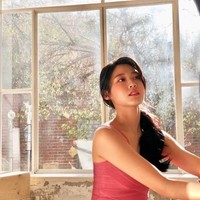 Seolhyun personel grup vokal AOA tengah tertimpa skandal yang mengejutkan. Baru-baru ini, tersebar foto dirinya tanpa busana. Namun ternyata, fotonya tersebut adalah editan dari orang yang tak bertanggung jawab yang kemudian tersebar di media sosial.  Foto: dok. Instagram