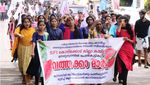 Foto: Payudara Disamakan dengan Semangka, Wanita India Demo