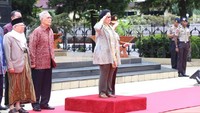 KH Maruf Amin dan Try Sutrisno mendampingi Megawati. Foto: dok. Polri