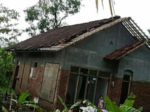 Ratusan Rumah di Ciamis Rusak Diterjang Puting Beliung