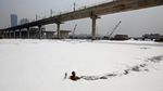 Potret Sungai Tercemar di India yang Tertutup Buih