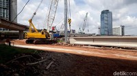 Simpang susun Antasari-Simatupang nantinya merupakan bagian dari Jalan Tol Antasari-Depok (Desari) yang kini masih dalam tahap pembangunan. Jalan tol ini nantinya akan melintas dari Jalan Antasari, Jakarta Selatan, melewati Sawangan, Depok dan berakhir di Bojong Gede, Kabupaten Bogor.