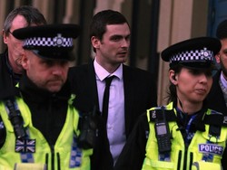 Mantan winger Manchester City dan Timnas Inggris, Adam Johnson, sedang meringkuk dalam tahanan menyusul pelecahan seksual berulang kali terhadap gadis di bawah umur. (Nigel Roddis/Getty Images)