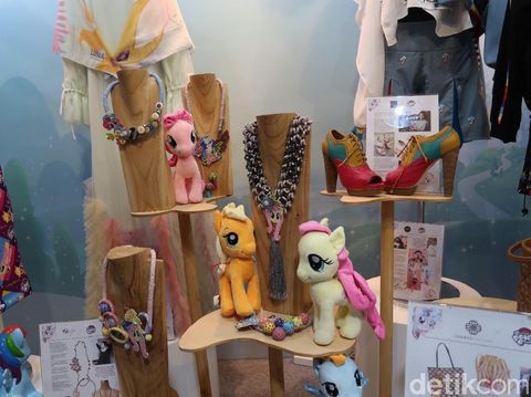 8 Desainer Indonesia Rancang Koleksi Terinspirasi My Little Pony