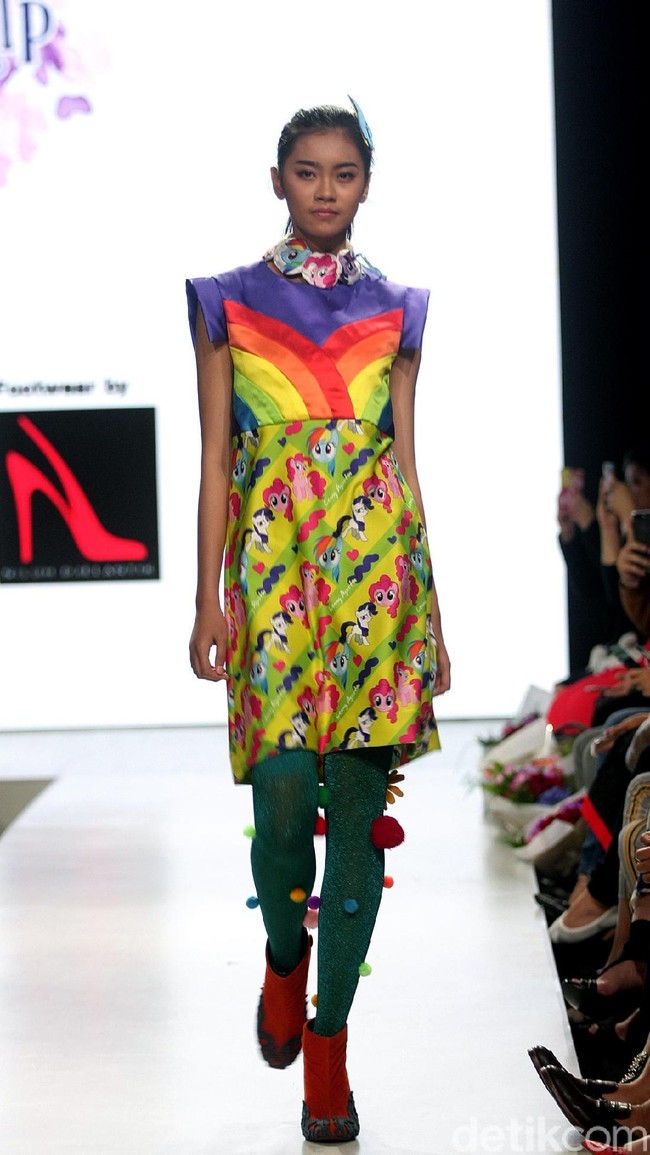 Fashion show karya delapan desainer lokal dengan mengangkat tema My Little Pony di Plaza Indonesia Fashion Week 2018, Jakarta. Rabu [21/3/2018]. [Foto: Mohammad Abduh/Wolipop]