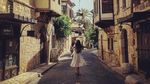 Foto: Gaya Liburan Si Pacar Cantik Mesut Ozil