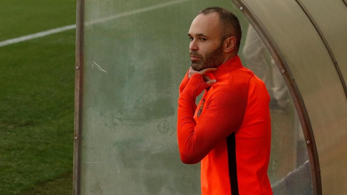 Andres Iniesta belum mengambil keputusan terkait masa depannya di Barcelona (Foto: Albert Gea/Reuters)