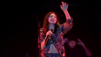 Penampilan Lorde saat tampil di Staples Center, Los Angeles belum lama ini. Foto: Kevin Winter/Getty Images