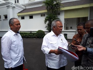 Jokowi Panggil Menteri hingga Operator Tol, Bahas Penurunan Tarif