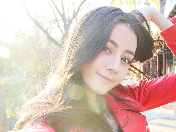 Dilireba Dilraba Dilmurat yang disebut-sebut sebagai wanita tercantik China ini punya tubuh yang lentur dan super bugar. Seperti apa sih olahraga Dilireba?