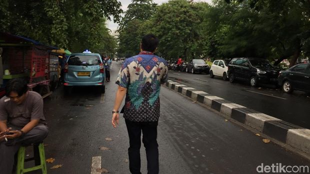 Usai Diperiksa KPK, Kakak Andi Narogong Kabur