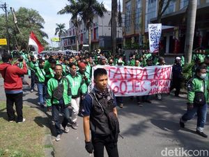Tarif Diturunkan, Driver Gojek di Solo Demo dan Mogok 3 Hari