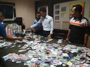 Uang Mainan Mujiono Selesai Dihitung, Ini Jumlah Totalnya