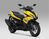Cantik Tak Jadi Halangan Artis-artis Ini untuk Mengendarai Motor