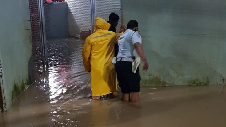 Lapas Jambi Banjir akibat Hujan Deras, 26 Narapidana Diungsikan Lapas Jambi Banjir akibat Hujan Deras, 26 Narapidana Diungsikan
