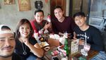 Ely Sugigi Mpok Ely Makin Eksis, Ini Gaya Makannya yang Seru