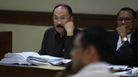 Michael juga mengaku lebih memilih dipecat daripada menuruti permintaan Fredrich Yunadi. Michael menyebut Fredrich saat itu memintanya menulis diagnosa kecelakaan untuk Setya Novanto. (Foto: Ari Saputra)