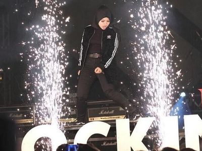 Tantri Kotak, Si Lady Rocker Muslimah