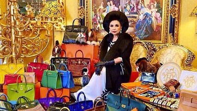 Tajir Melintir, Potret Wanita yang Kompak Koleksi Hermes Bareng Putranya