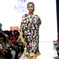 Fashion show karya delapan desainer lokal dengan mengangkat tema My Little Pony di Plaza Indonesia Fashion Week 2018, Jakarta. Rabu [21/3/2018]. [Foto: Mohammad Abduh/Wolipop]