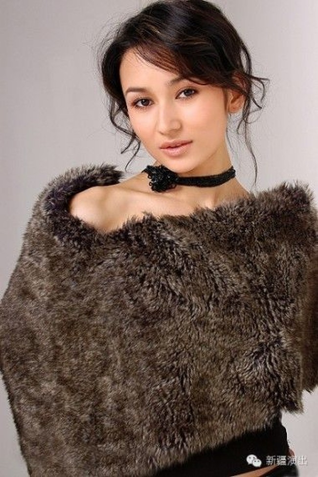 Sama seperti Medina, Nurbiya juga seorang penari cantik yang memiliki etnis Uighur.  Foto: Istimewa