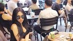 Diduga Transgender, Ini Pose Pedangdut Lucinta Luna Ketika Ngopi