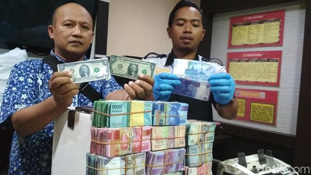 Mujiono dan Cerita Bayar Hutang dengan Uang Mainan