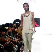 Fashion show karya delapan desainer lokal dengan mengangkat tema My Little Pony di Plaza Indonesia Fashion Week 2018, Jakarta. Rabu [21/3/2018]. [Foto: Mohammad Abduh/Wolipop]