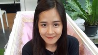 Pengunjung bisa mencoba berbaring di peti mati lho! Kalau berani tidur setidaknya 3 menit, bakalan dapat diskon. Foto: Facebook Kid-Mai Death Cafe