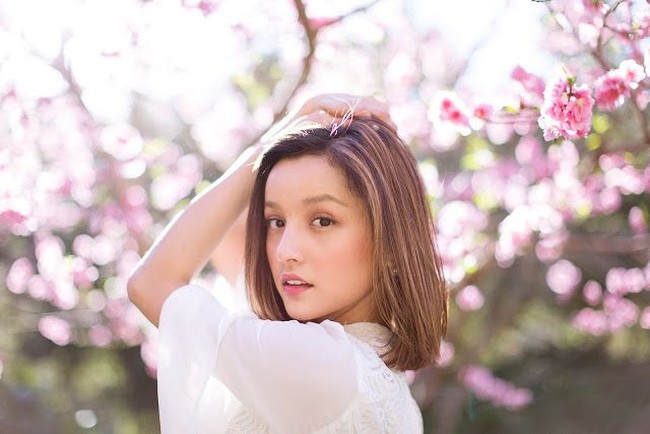  Selain Dilraba Dilmurat, wanita Suku Uighur lain yang cantik memesona adalah Baha Guli. Pemilik nama asli Bahagur ini merupakan aktris dan penyanyi yang dilahirkan di Urumqi, Xianjiang pada April 1988. Foto: Istimewa