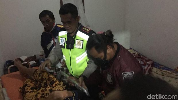 Warga sekitar Gunung Ijen pingsan diduga hirup gas belerang/