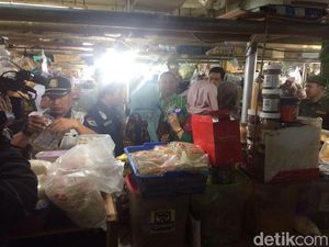Pemkot Jaksel Sidak Bahan Makanan di Pasar Mayestik