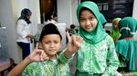 Murid SD Al-Azhar Ikut Simulasi Pemungutan Suara di KPU