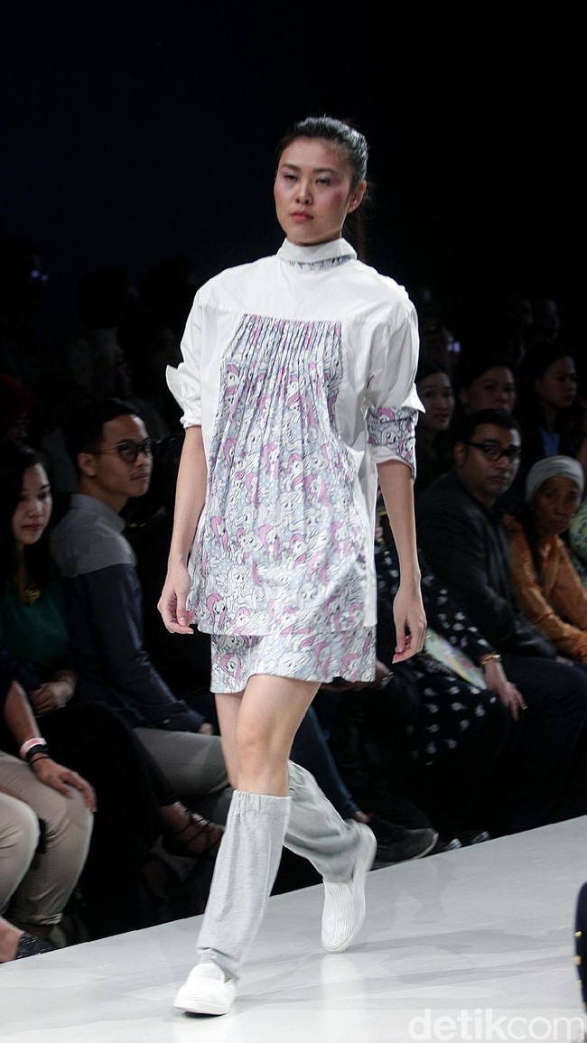 Fashion show karya delapan desainer lokal dengan mengangkat tema My Little Pony di Plaza Indonesia Fashion Week 2018, Jakarta. Rabu [21/3/2018]. [Foto: Mohammad Abduh/Wolipop]