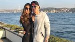 Foto: Gaya Liburan Si Pacar Cantik Mesut Ozil