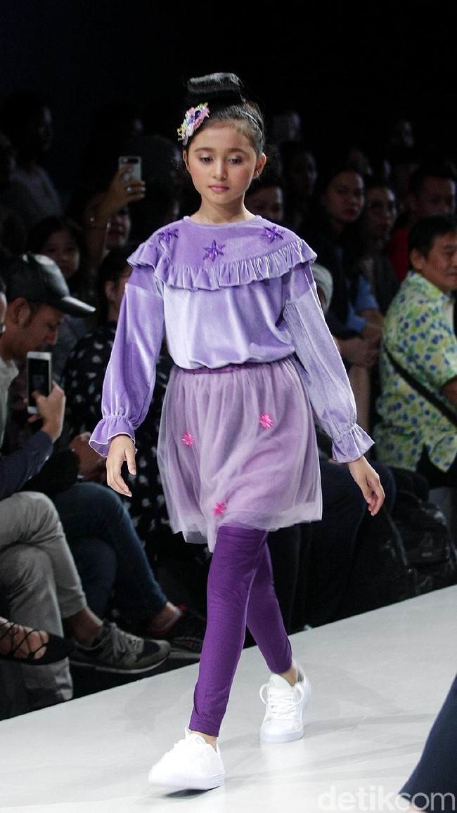 Fashion show karya delapan desainer lokal dengan mengangkat tema My Little Pony di Plaza Indonesia Fashion Week 2018, Jakarta. Rabu [21/3/2018]. [Foto: Mohammad Abduh/Wolipop]