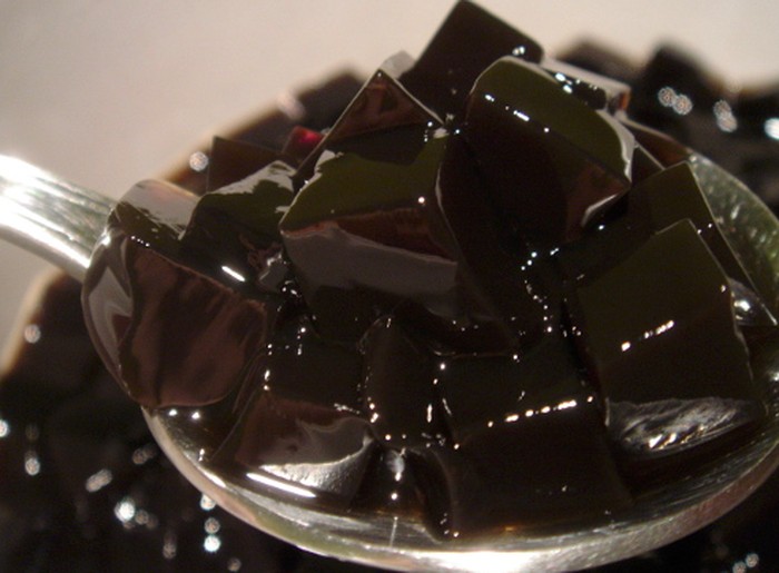 Es Cincau Hijau dan Cincau Hitam