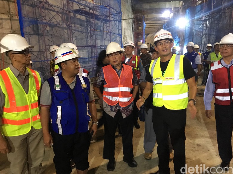 Sandiaga Cek Progres Underpass Matraman Sandiaga Cek Progres Underpass Matraman