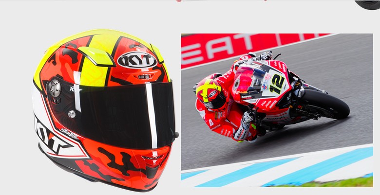 Helm KYT di balapan WSBK. Foto: WSBK Helm KYT di balapan WSBK. Foto: WSBK