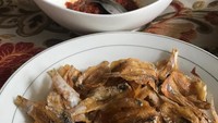 Ini menuku, mana menumu?, tulis Andhika dalam akun Instagramnya. Ikan asin kapas dengan paduan sambal pakai nasi putih hangat sangatlah nikmat. Foto: Instagram @andhiikapratama