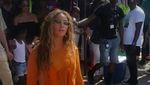 Seperti Dilan, Jay Z dan Beyonce Mesra Boncengan Naik Motor Klasik