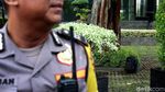 Penampakan Koper Hitam Mencurigakan di depan KPK