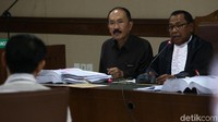 Fredrich didakwa merintangi penyidikan KPK atas Setya Novanto dalam kasus dugaan korupsi proyek e-KTP. Fredrich diduga bekerja sama dengan dr Bimanesh Sutarjo merekayasa sakitnya Novanto.