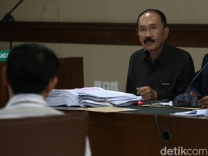 Fredrich dan Novanto Bareng ke Tipikor Naik Mobil Tahanan Jelek
